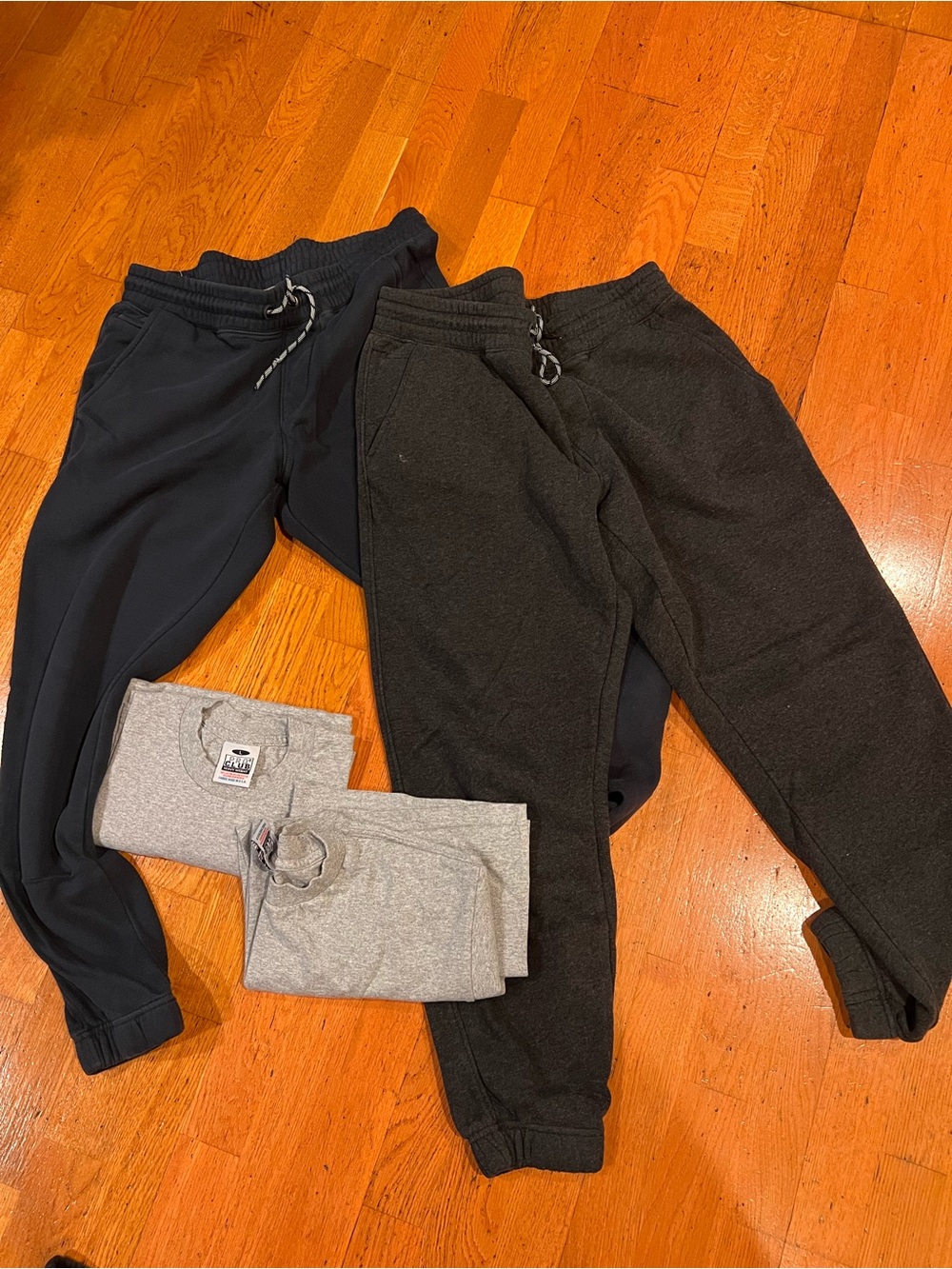 Men’s Fleece Jogger Pants - Black and Charcoal - and 2 T-shirts(Brand Unspecifie